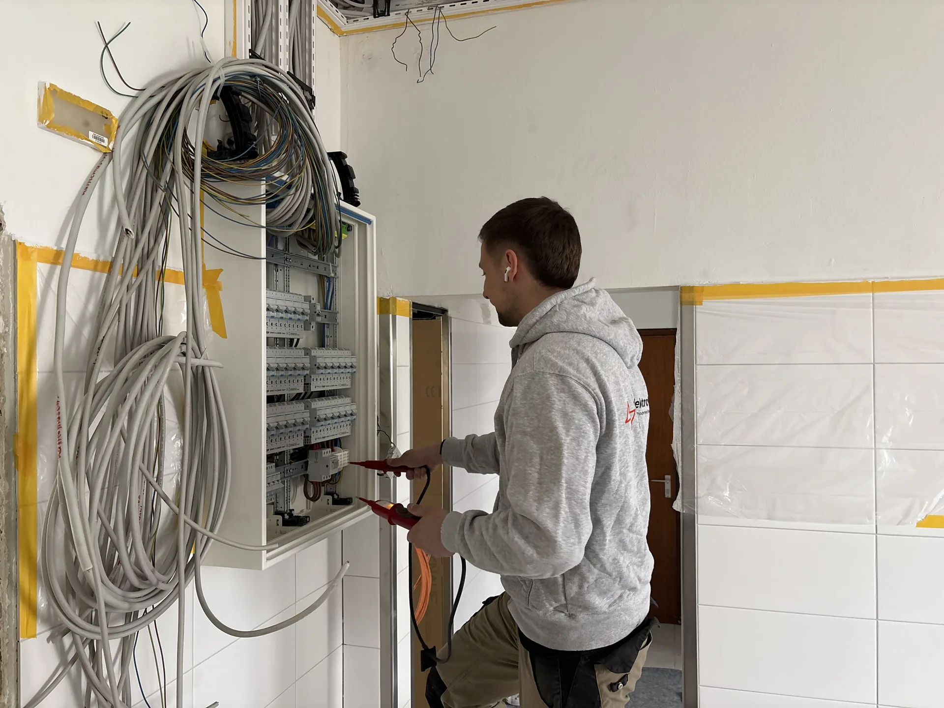 Das ElektroWerk - Elektriker Team in Stuttgart