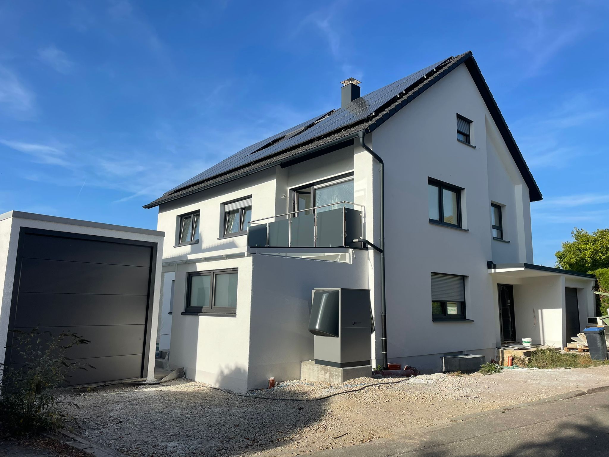 Elektroinstallation in einem modernen Einfamilienhaus durch Das ElektroWerk
